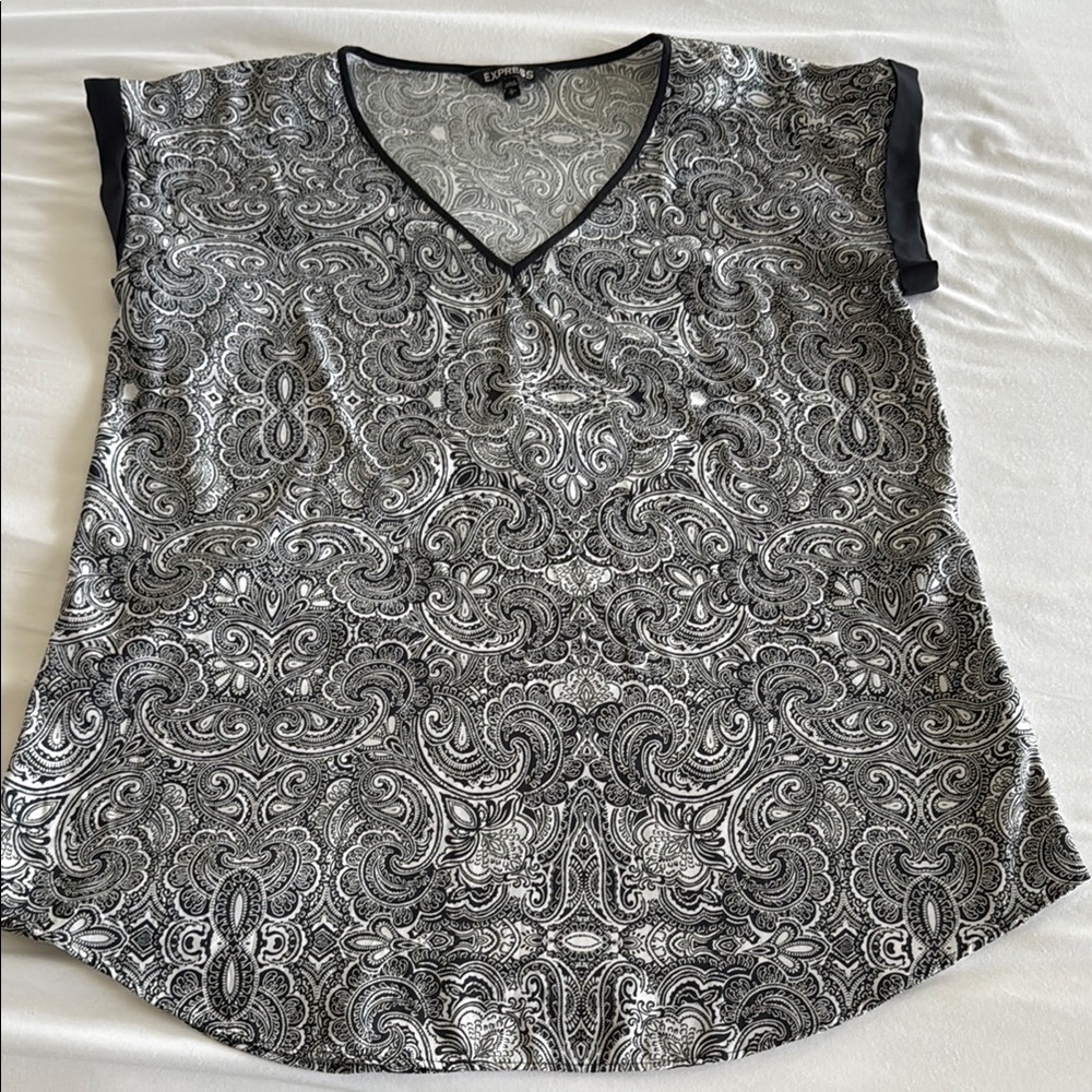 Express Black and White Boxy Blouse